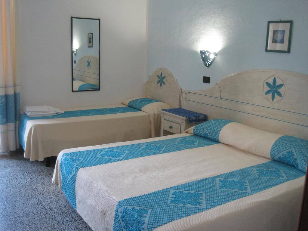 Hotel Moderno Santa Teresa Gallura Chambre photo